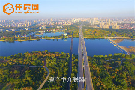 古城东门对过一家一院6室2厅2卫